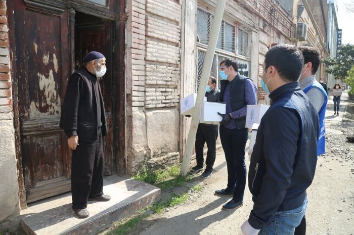 YAP Gəncə şəhər təşkilatının yardım aksiyası davam edir VİDEO